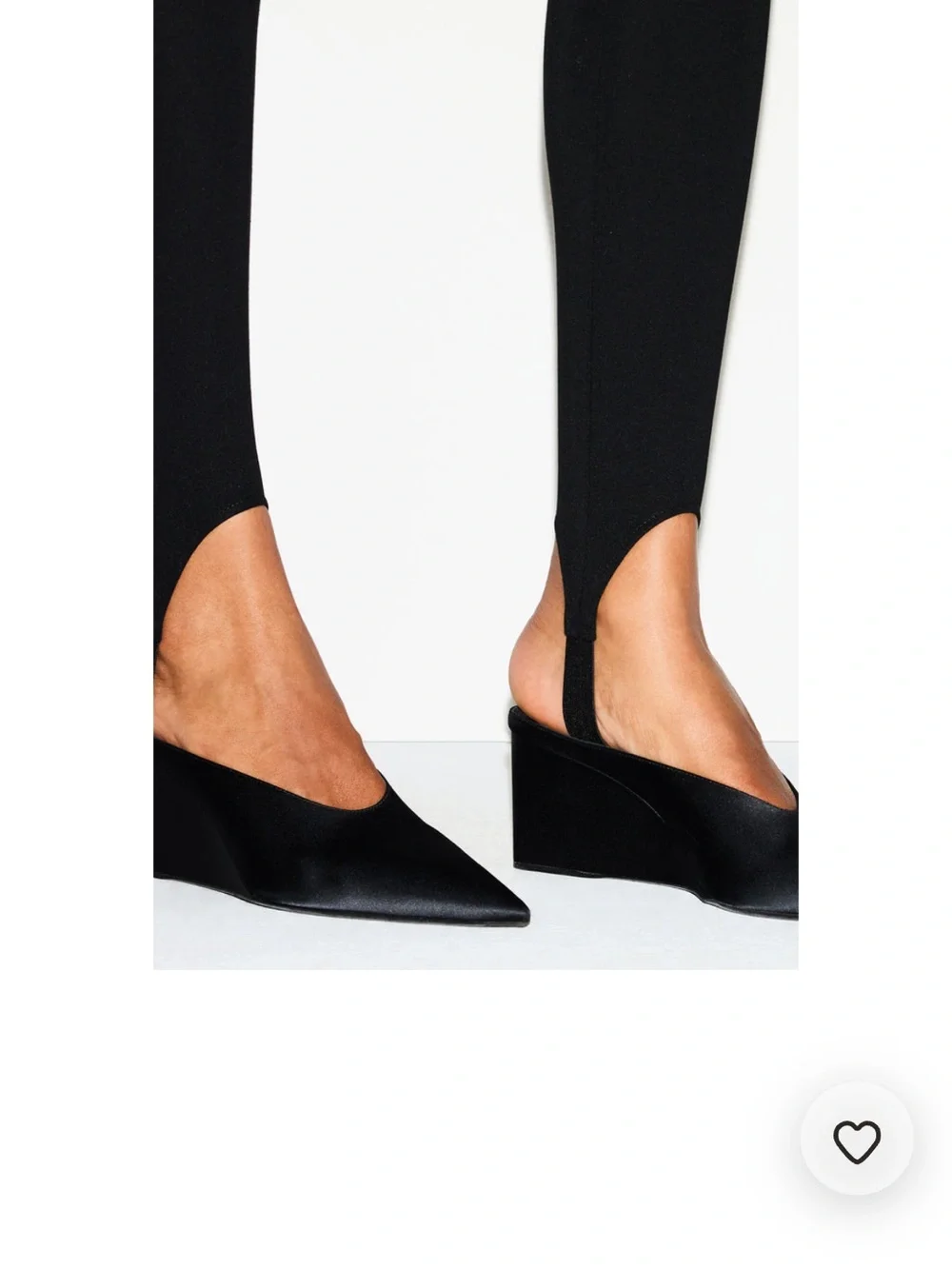 SKIMS Black High-Waist Stirrup Leggings - Picture 5 of 8